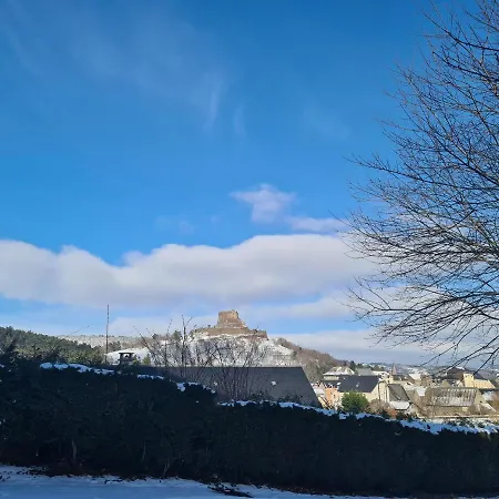 Les Pieds Dans L'eau 米罗勒