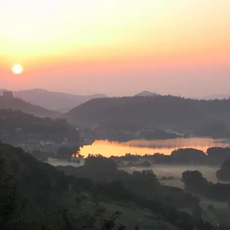 Les Pieds Dans L'eau *