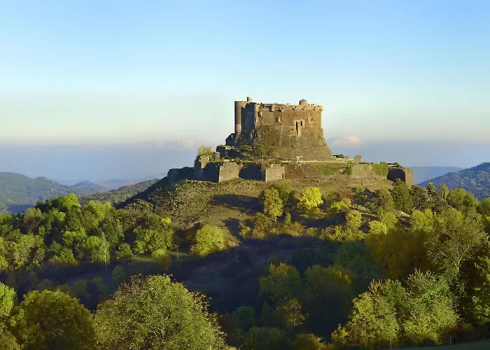 Les Pieds Dans L'eau Murol