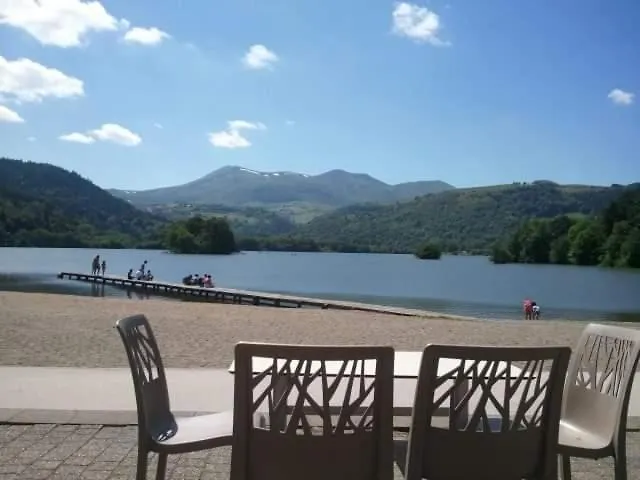 Apartment Les Pieds Dans L'eau Murol